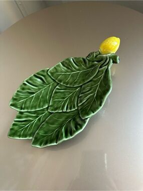 Leaf-Shaped Ceramic Serving Platter with Lemon 3D Accent 🍋🍋🍋🍋🍋
